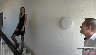 Любовник кончил в пизду женщине в черных чулках