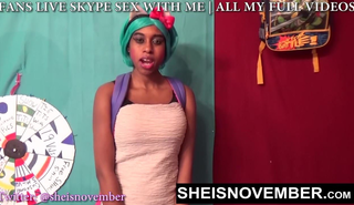 Негритосочка с большими сиськами мастурбирует на камеру