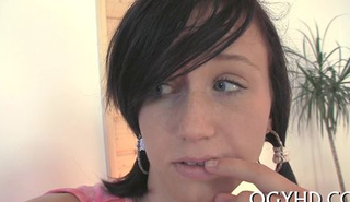 Старый пузатый пердун развел девочку на секс