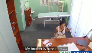 Девушка пришла на прием к доктору и отдалась ему