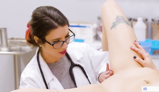 Мама и дочь секс с медсестрой устроили в палате