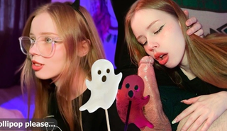 Сводная сестра сосет большой хуй за леденец