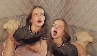 Сводная сестра просит снять видео с новой куклой Тантали