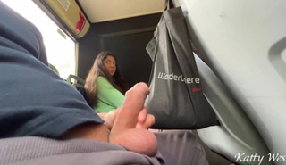 Незнакомец показал хуй в автобусе и я сосала его