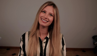 Соседка соблазнила на видеосвязи Скоро порево